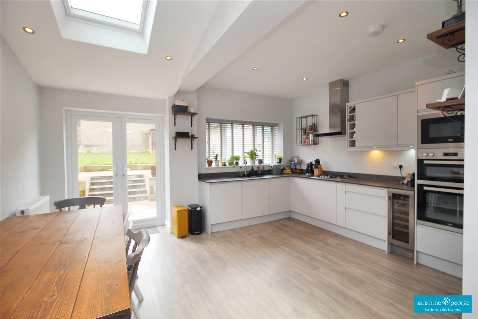 3 bed property in St. Ronans Road, Reading